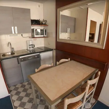 Appart-Hôtel Le Trianon-3
